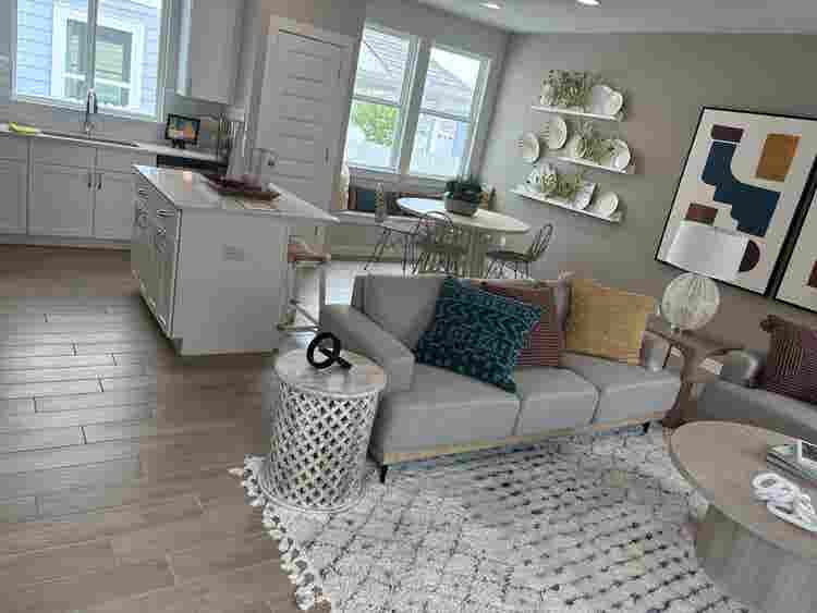 Beautiful home in Elgin awaits