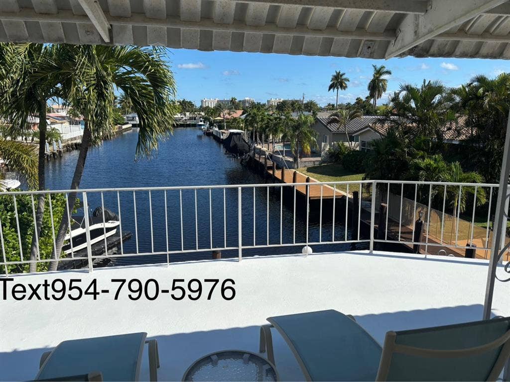 Huge
waterfront suite