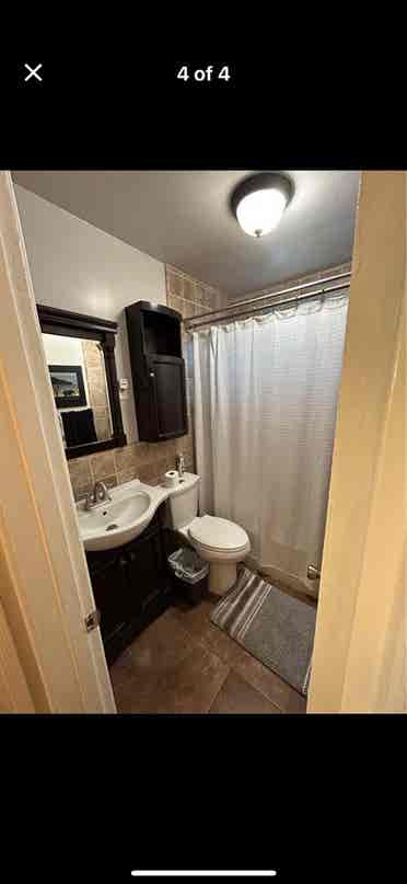 Room for rent $
/ month