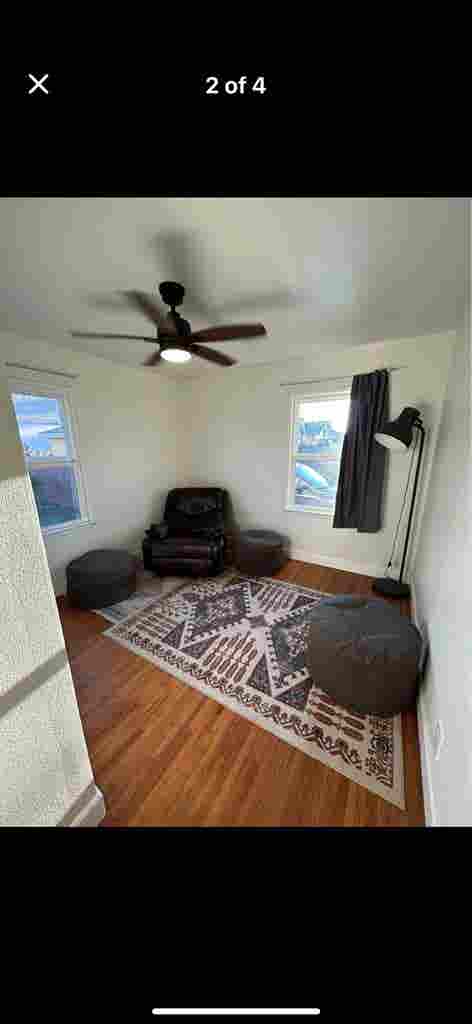 Room for rent $
/ month
