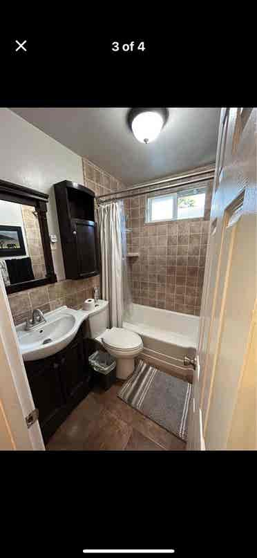 Room for rent $
/ month