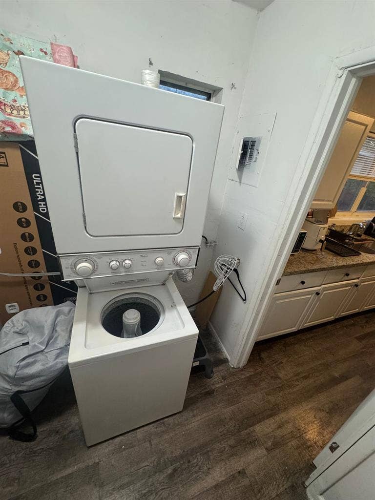Private room w/private entrance