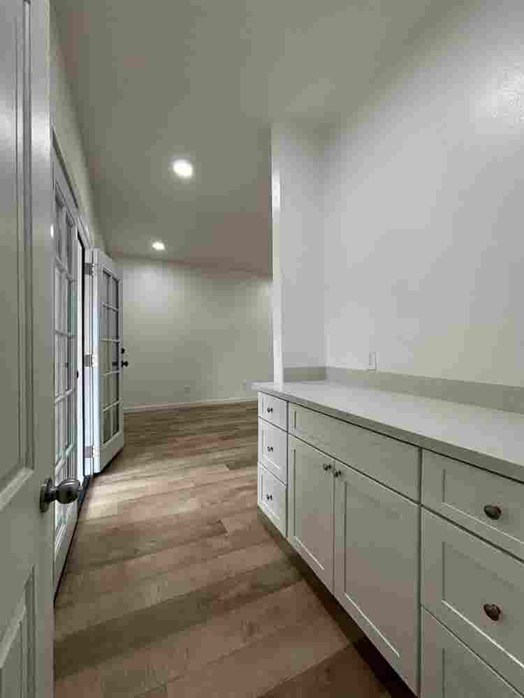ROOM FOR RENT Fully Renovated