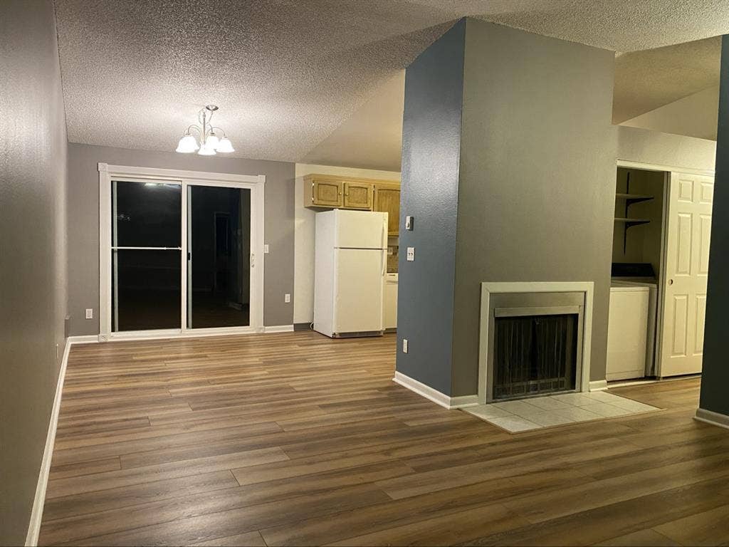 2Bd available
