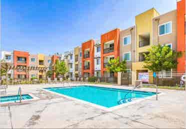 Looking for female roommate