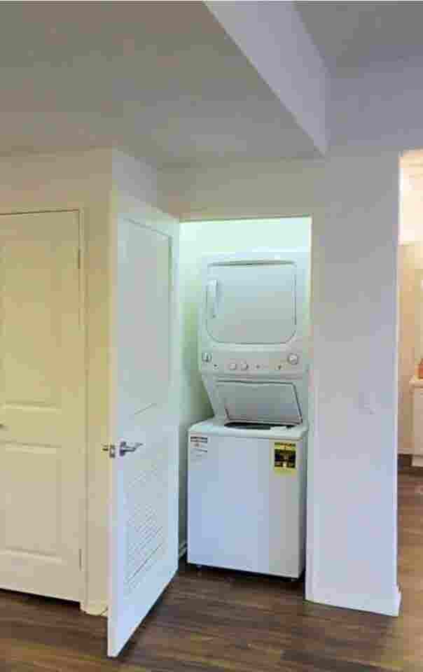Looking for female roommate