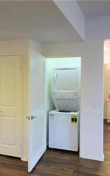 Looking for female roommate