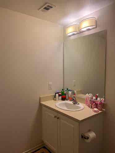Looking for female roommate