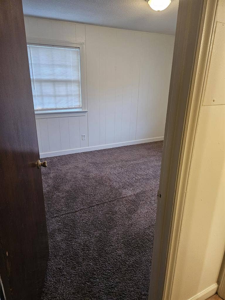 Clean large bedroom for rent..m2m