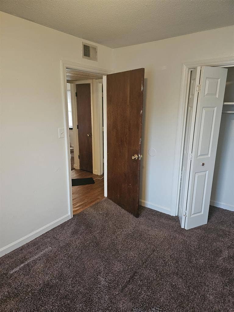 Clean large bedroom for rent..m2m