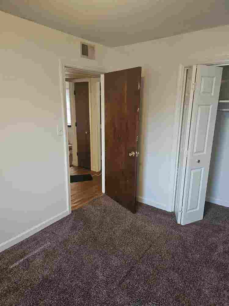 Clean large bedroom for rent..m2m