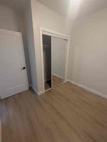 Single bedroom in -Bath Apt!