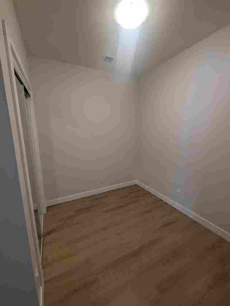 Single bedroom in -Bath Apt!