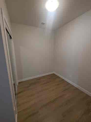 Single bedroom in -Bath Apt!