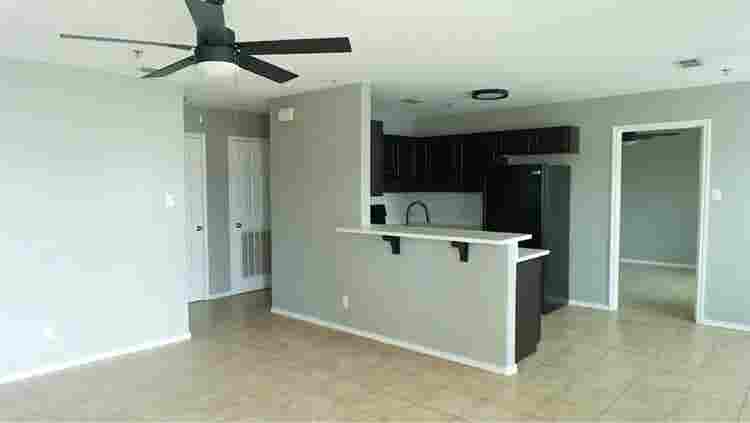 BATH APARTMENT ON SOUTH TH