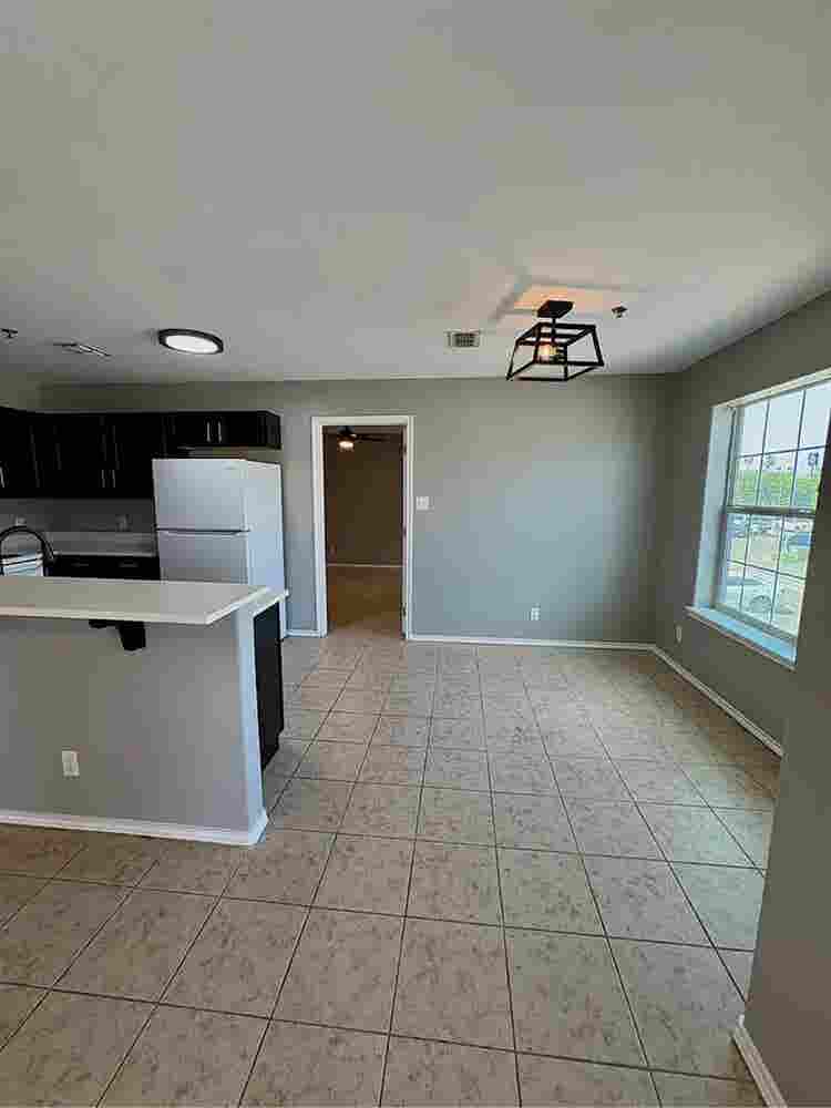 BATH APARTMENT ON SOUTH TH