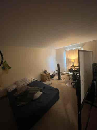 Room available in Vernon Hills 2br