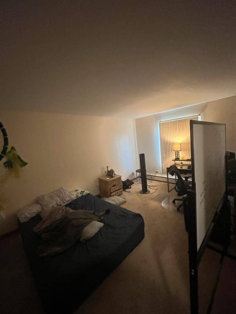 Room available in Vernon Hills 2br