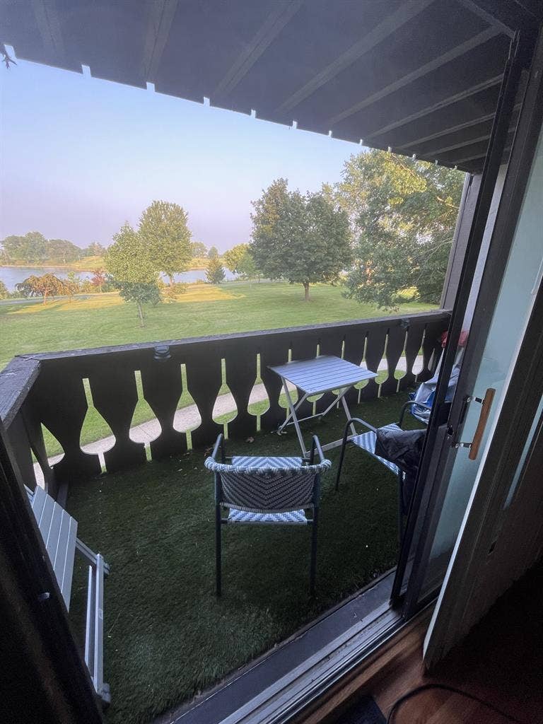 Room available in Vernon Hills 2br