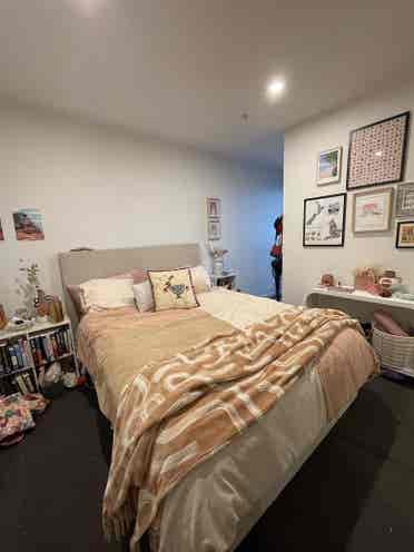South Melbourne room available!