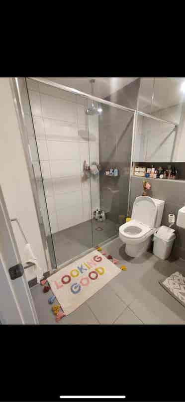 South Melbourne room available!