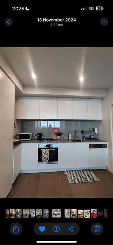 South Melbourne room available!