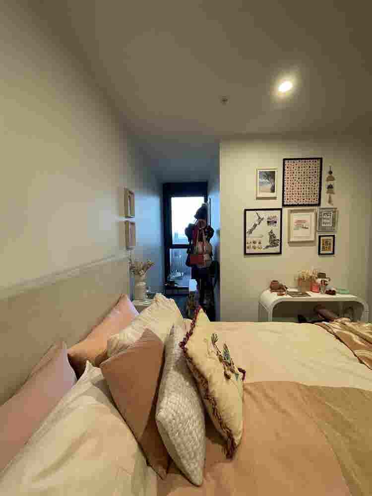 South Melbourne room available!