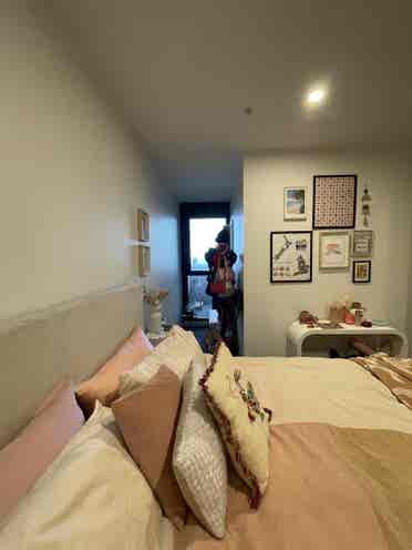South Melbourne room available!