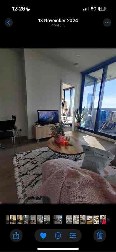 South Melbourne room available!