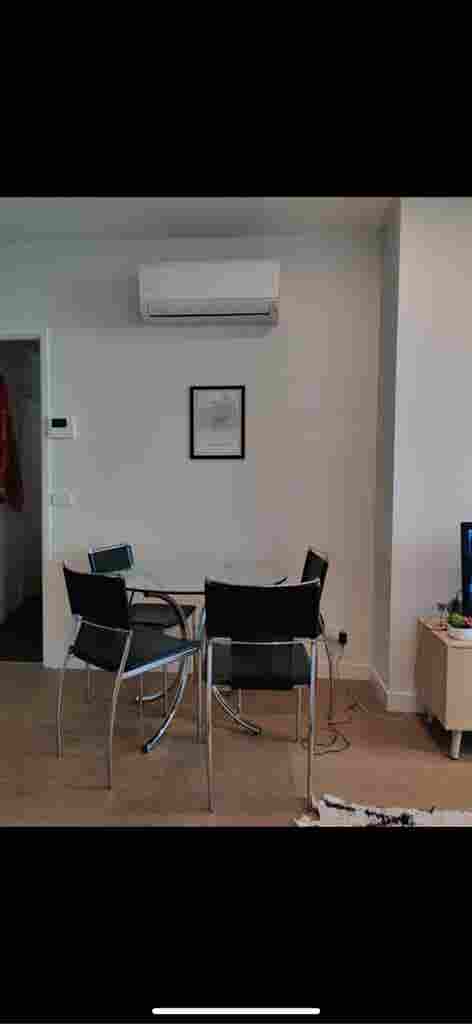 South Melbourne room available!