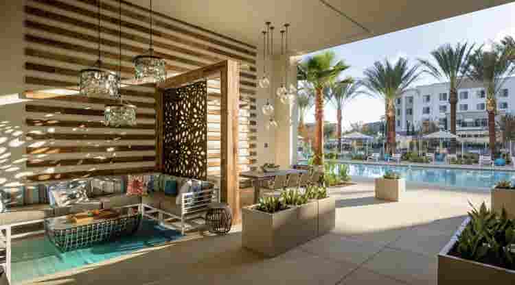 Spacious Room & Bath in Luxury Apts