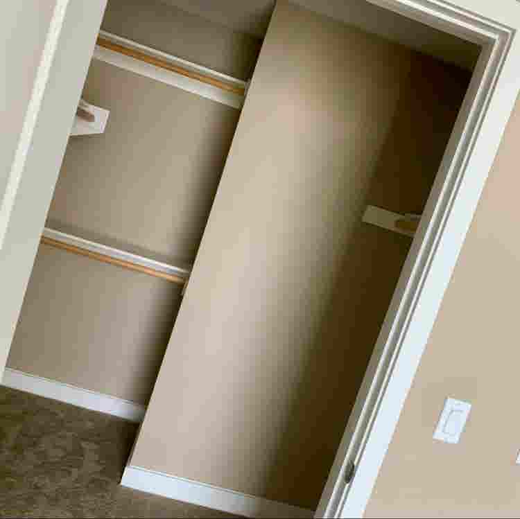 Spacious Room & Bath in Luxury Apts