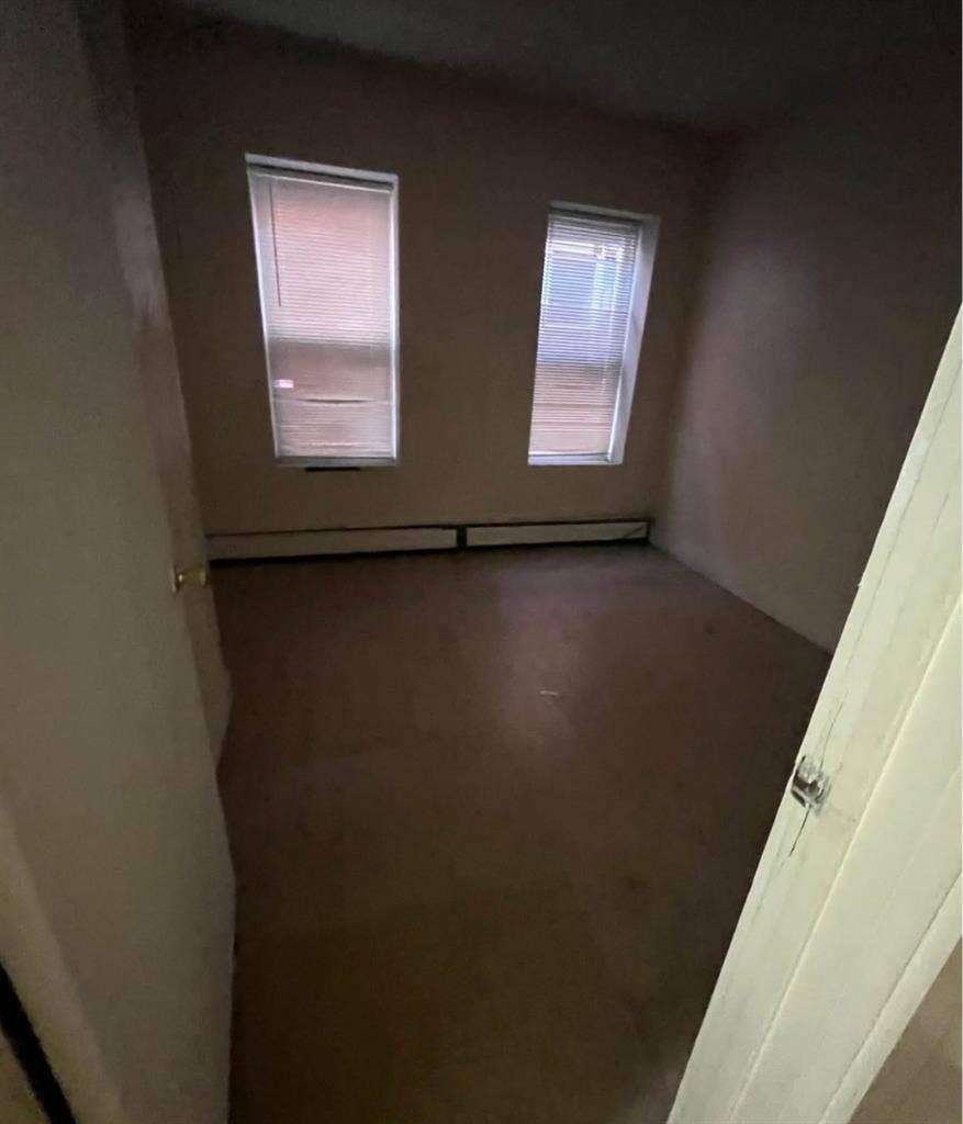 4 Bedrooms Apartment For RENT