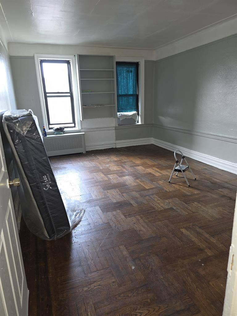 Looking for a Roommate (Asap)