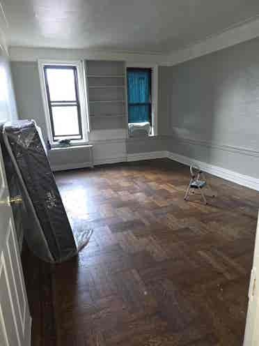Looking for a Roommate (Asap)
