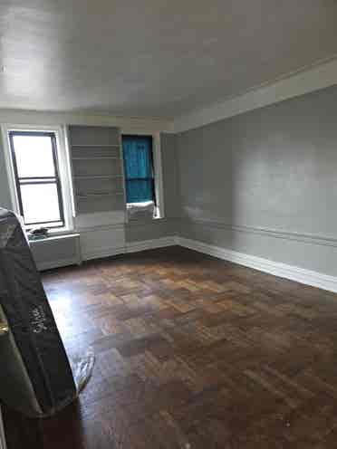 Looking for a Roommate (Asap)