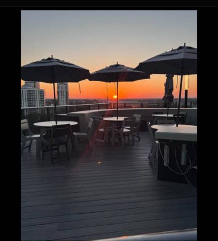 LOOKING FOR 6 month roommate