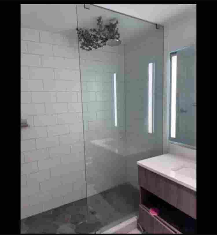 LOOKING FOR 6 month roommate