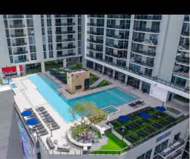 LOOKING FOR 6 month roommate