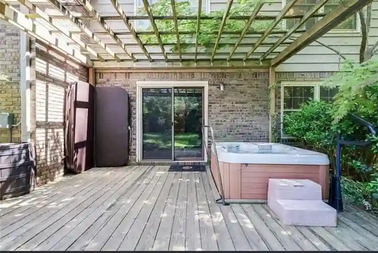 Flat Rate Rent! Female household!