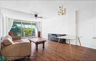 Spare Room w/Private Bath 
- Sep 1st