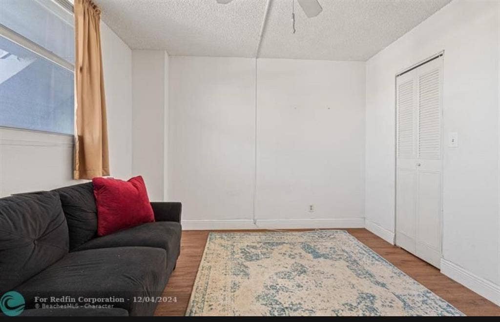 Spare Room w/Private Bath
- Sep 1st