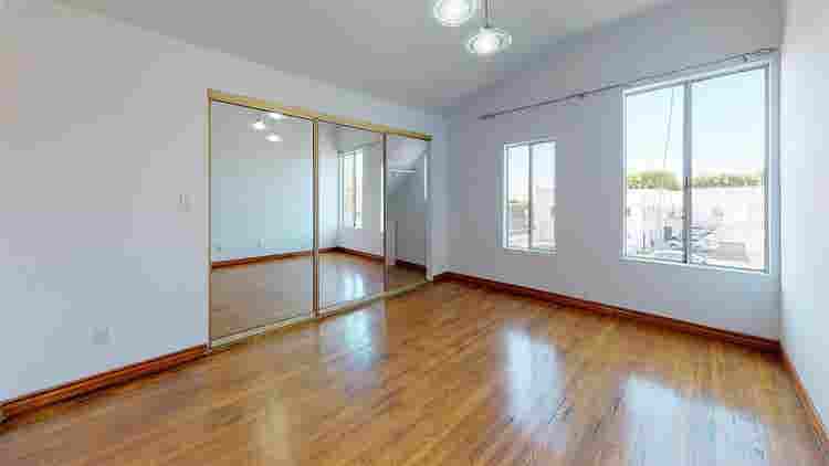 1 BR in Los Angeles