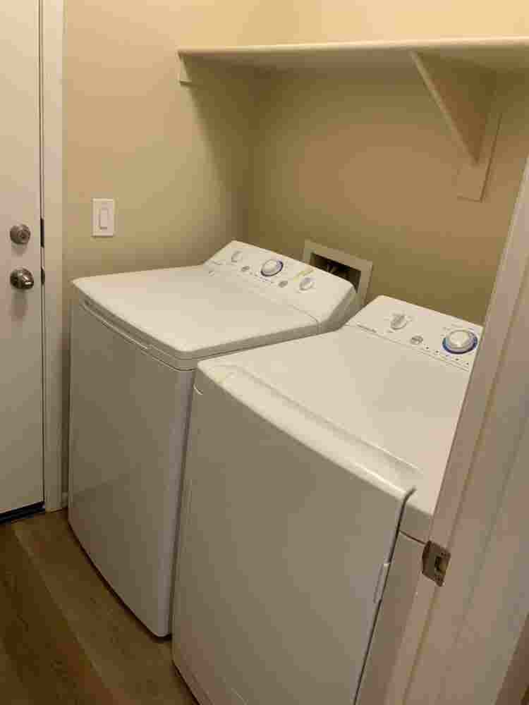 Multiple rooms for rent in Phoenix!