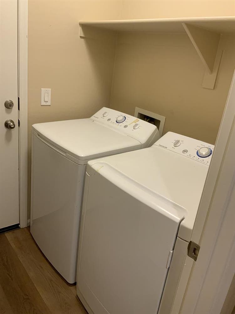 Multiple rooms for rent in Phoenix!
