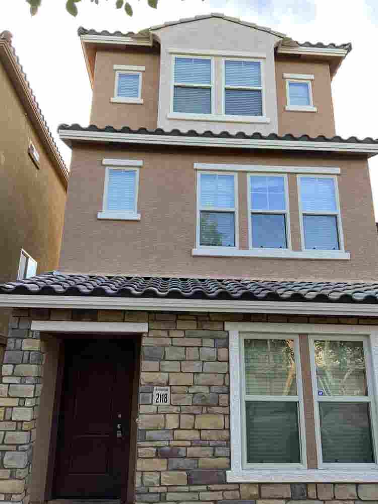 Multiple rooms for rent in Phoenix!