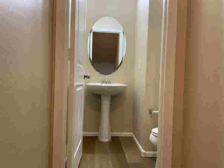 Multiple rooms for rent in Phoenix!