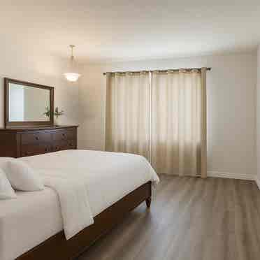Master, walk-in closet private bath