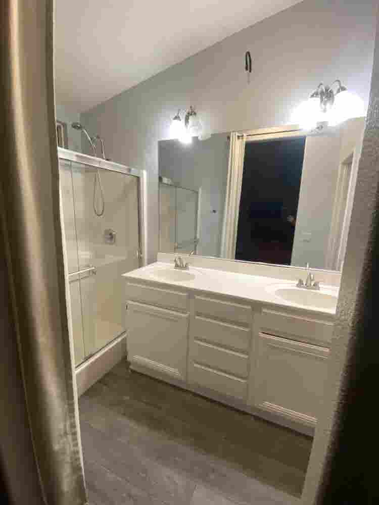 Master, walk-in closet private bath