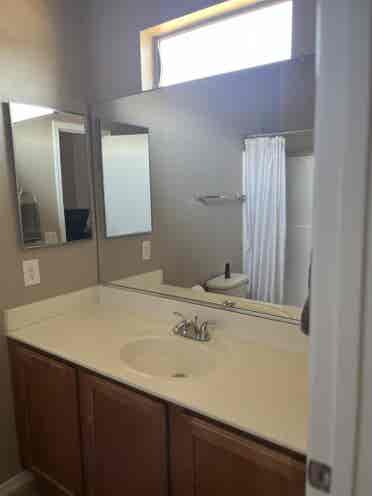 CLEAN room in North Phoenix